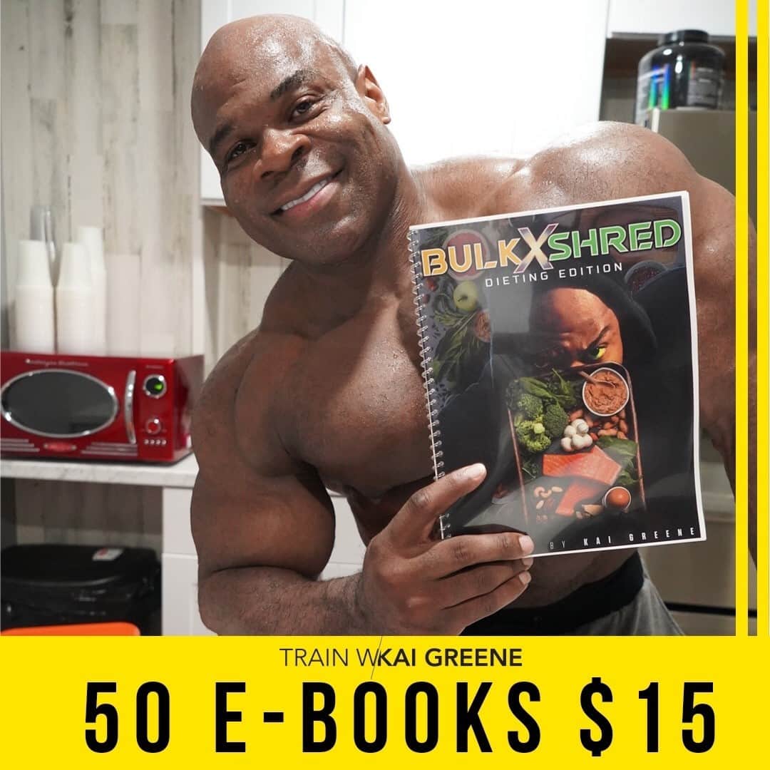 カイ・グリーンのインスタグラム：「Let the knowledge flow through you 📚  The time has come to move on from your apprenticeship, become the master and grab hold of your destiny. Absorb this wealth of information to craft your mindset & physique.   🔷Formulas to calculate calories & macros to create your own meal plan  🔷How to adjust your diet throughout your journey  🔷Training plans to turn your weaknesses into strengths  🔷New training styles to continue challenging your body and make continuous progress  Obtain all this plus much more in my FIFTY ebook bundle for just $15 ‼️  Head to the link in my bio to begin TODAY 💯」