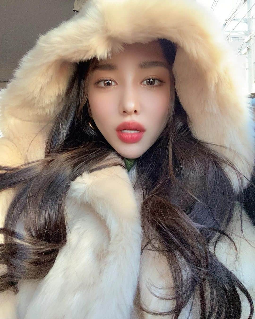 葉月さんのインスタグラム写真 - (葉月Instagram)「❄️☃️❄️ 23歳になりました🤍 沢山お祝いしてもらえて幸せ🥲🤍✨」2月7日 13時53分 - hzk0207