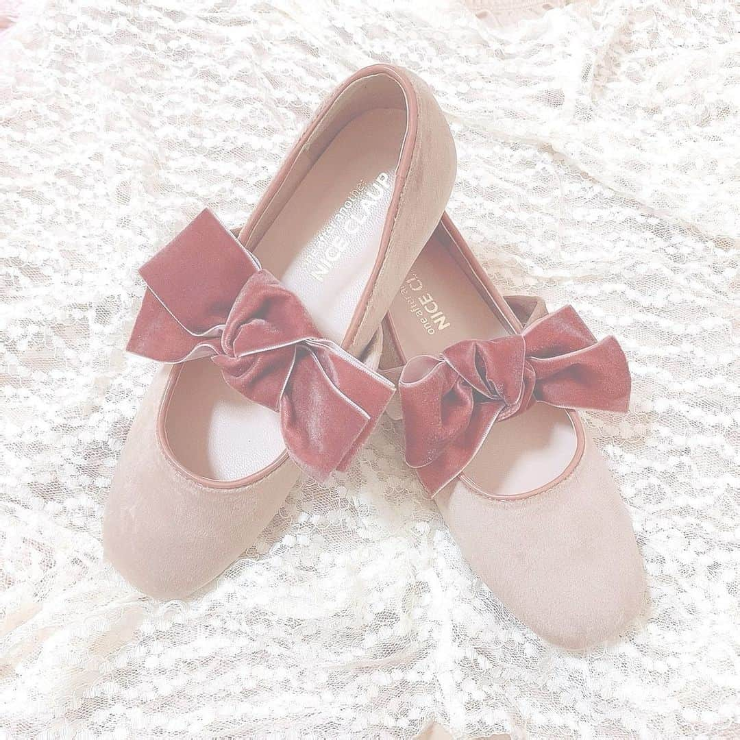 後藤陽菜乃さんのインスタグラム写真 - (後藤陽菜乃Instagram)「✿  new Ballet shoes🩰  ピンクの大きなリボンが可愛くてお気に入り✨ 春服に合わせたくて去年からずーっとしまっておいたもの🎀  #バレエシューズ #pink #リボン #shoes #niceclaup #shoes #お気に入り #春 #followｍe」2月7日 13時57分 - pinachan._.0308