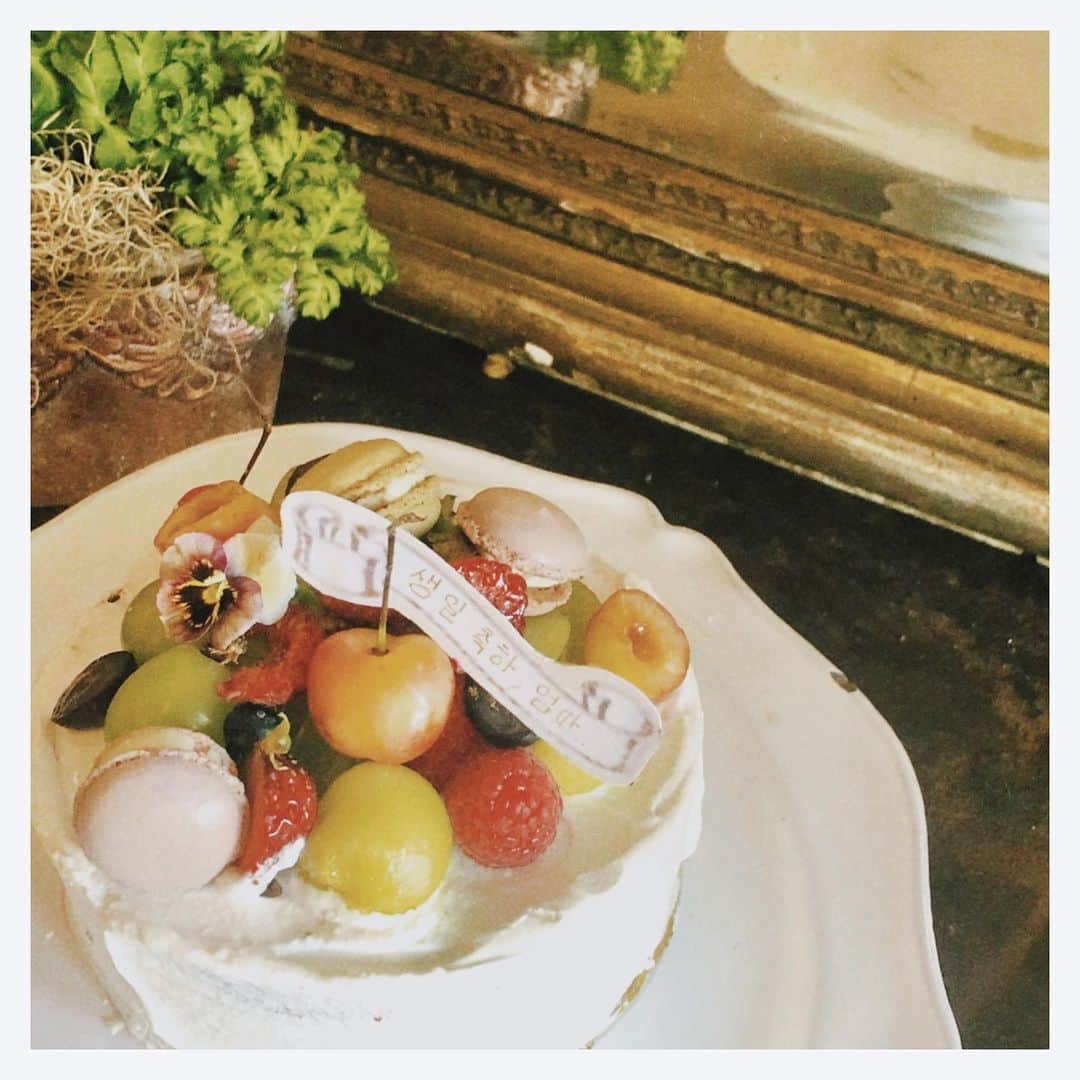 小林優希さんのインスタグラム写真 - (小林優希Instagram)「地元で素敵なケーキに出会えた日🥰」2月7日 14時35分 - yuki.1130