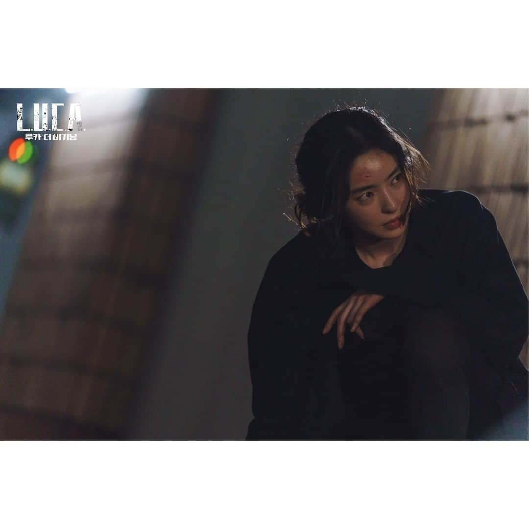 tvN DRAMA【韓国】さんのインスタグラム写真 - (tvN DRAMA【韓国】Instagram)「걸크와 뽀짝을 오가는 구름☁️ 아니 어떻게 이름도 하늘에구름이야...  매주 [월화] 밤 9시 tvN 방송 #tvN #월화드라마 #루카더비기닝 #김래원 #이다희 #김성오  #루카 #luca」2月7日 14時30分 - tvn_drama