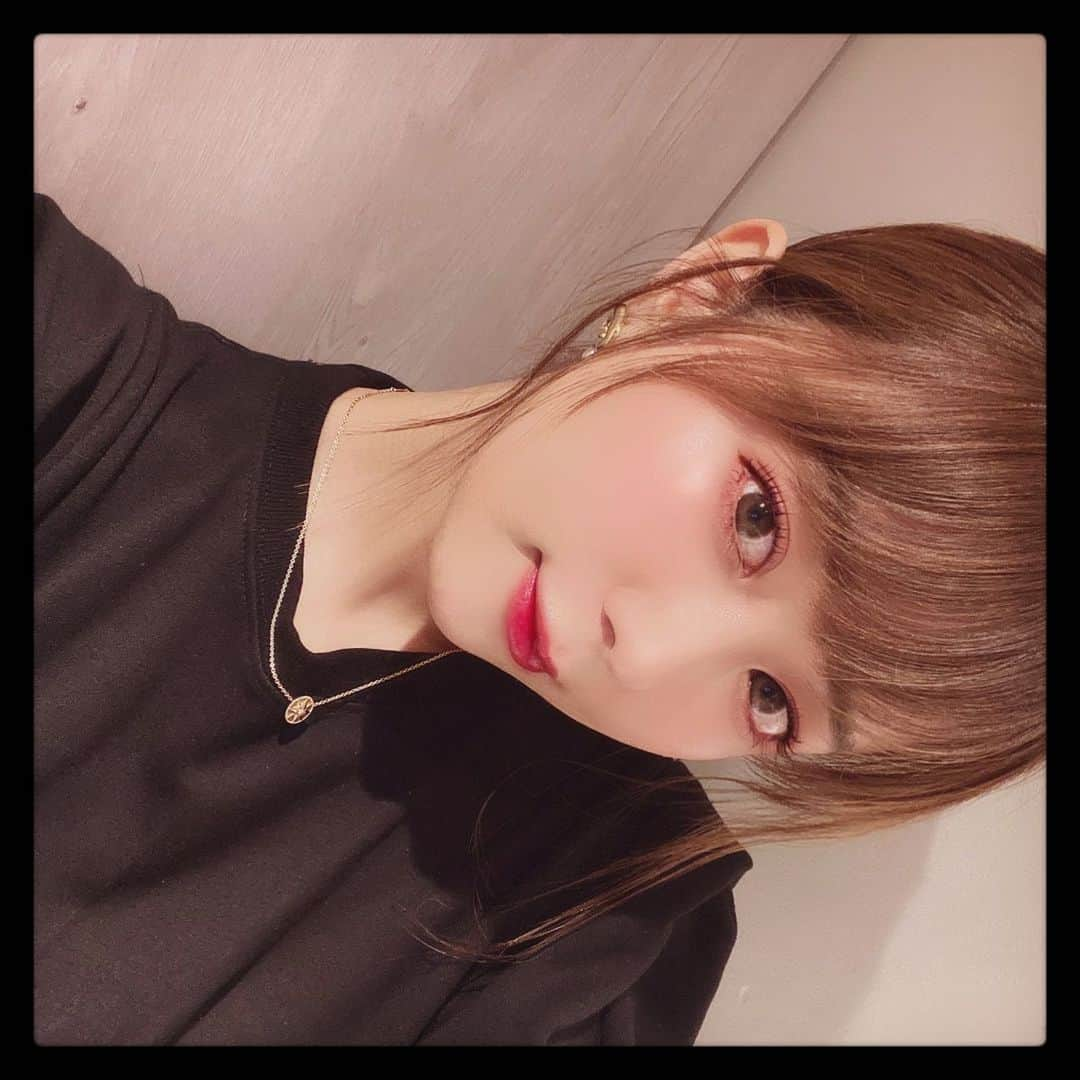 井口裕香さんのインスタグラム写真 - (井口裕香Instagram)「🖤 こんにちは♡ 안녕하세요◡̈♥︎ #韓国語勉強中 #あってるかな？ #🥸」2月7日 14時32分 - ooo31_iguchiyuka_31ooo