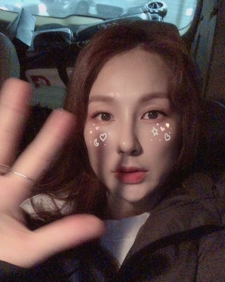 チェヨンのインスタグラム：「주말  잘 보내고  있어요??」