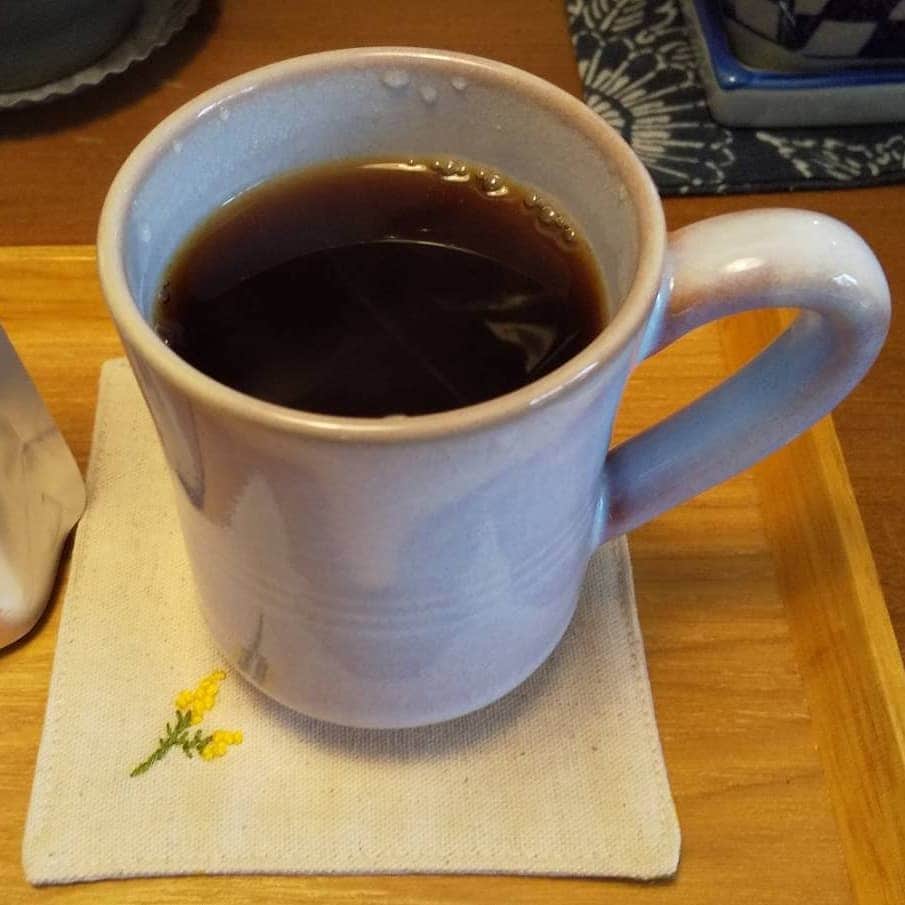 みながわゆみさんのインスタグラム写真 - (みながわゆみInstagram)「#コーヒー #coffee #コーヒーカップ #コースター #コーヒー好き #コーヒー好きな人と繋がりたい #写真好き #写真好きな人と繋がりたい #のんびりタイム」2月7日 14時54分 - nama.09.19