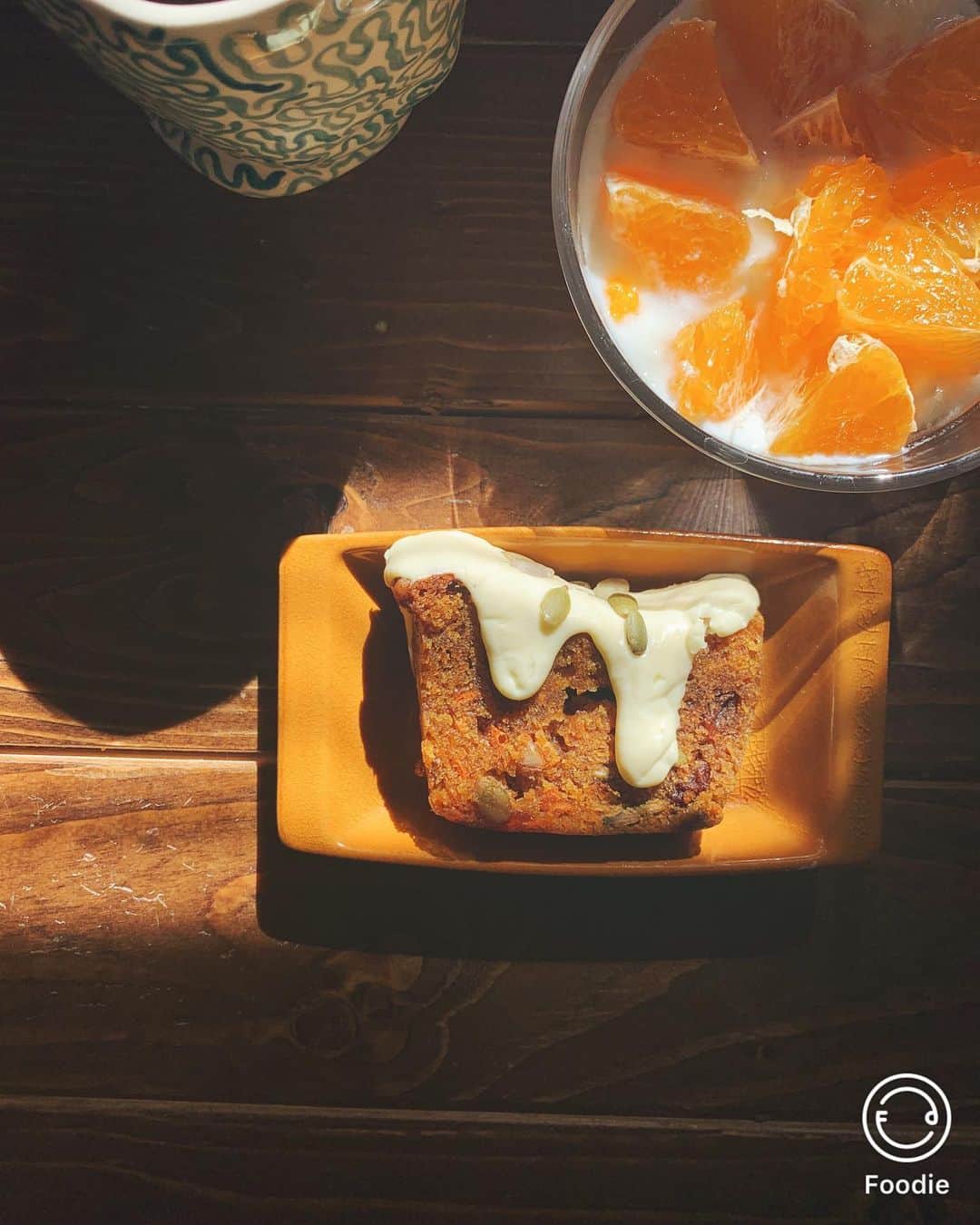 久恒美菜さんのインスタグラム写真 - (久恒美菜Instagram)「バレンタインはブラウニーをリクエストされたんだけど、お菓子作るの苦手なので家にあるもので練習キャロットケーキ🧁  ぶちゃいくになったけど #フーディカメラ 使ったら、綺麗に見えるのありがたい🥰笑  #mimicokitchen @foodieapp.jp」2月7日 15時07分 - _mimico_