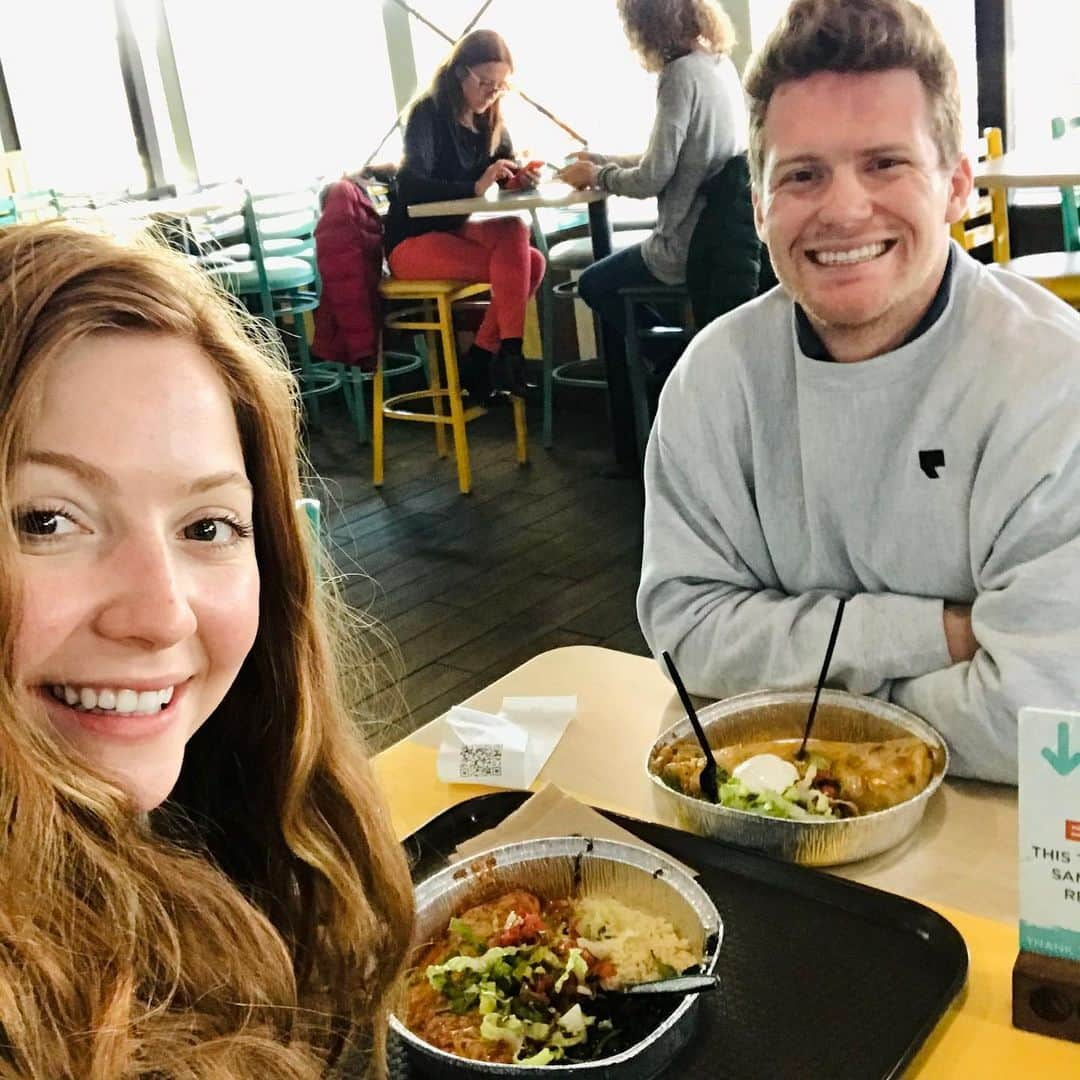 レクシー・ウォーカーのインスタグラム：「It’s been a minute (or two) but sometimes life gets a little busy (and crazy)! Lunch dates with family are always a welcome break from writing, recording and taking 18 credits in school that requires more time than I anticipated. What are your best tips for staying organized?」