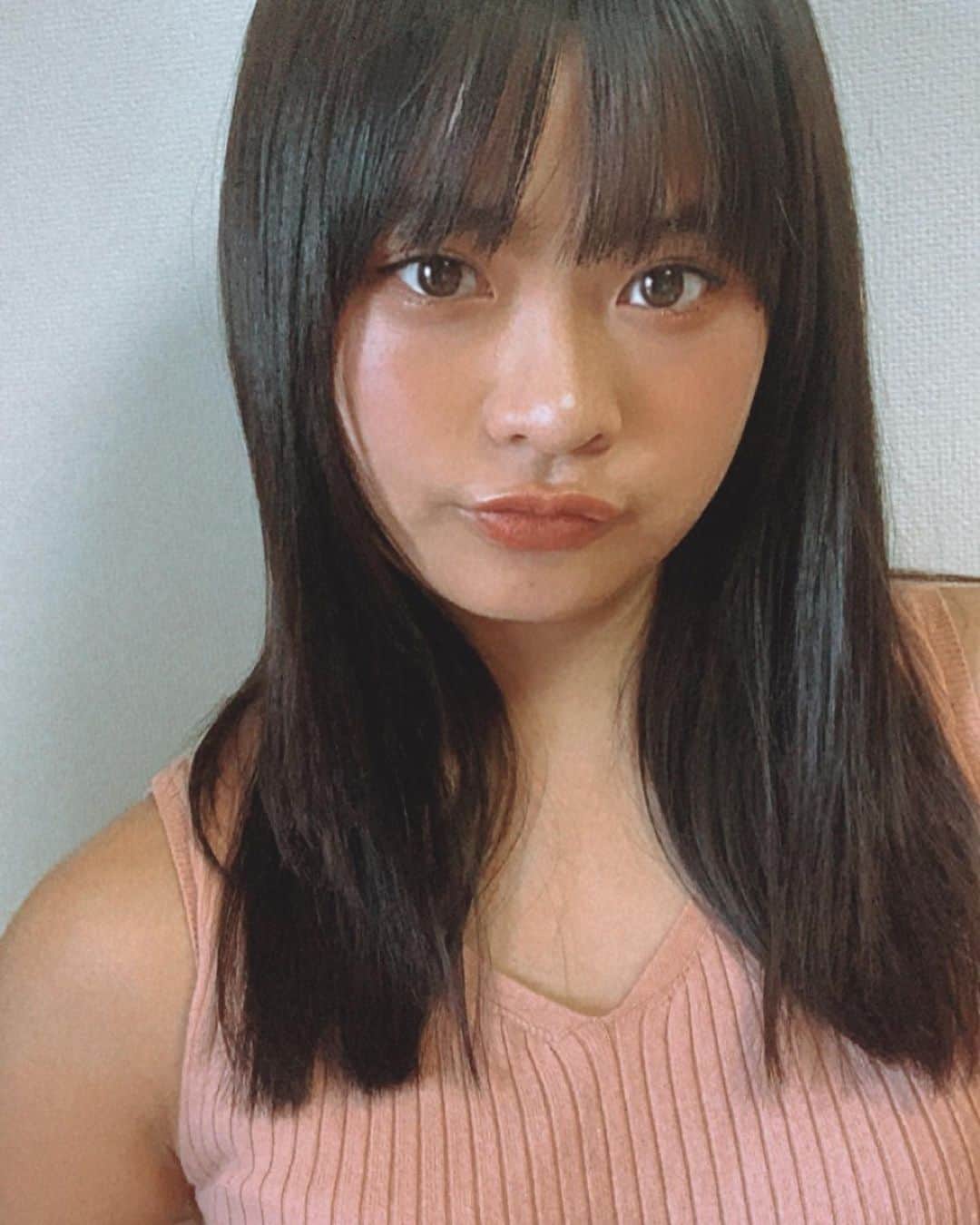 西本ヒカルのインスタグラム：「selfie🐥🏠」