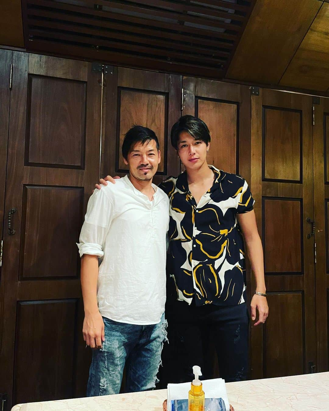 松井大輔さんのインスタグラム写真 - (松井大輔Instagram)「イケメンとディナー。  #dinner #国際交流 #vietnam  #japan #架け橋 #ベトナム代表  #fashion #イケメン #ベトナムのイ・ビョンホンらしいです」2月3日 20時03分 - matsuidaisuke_official