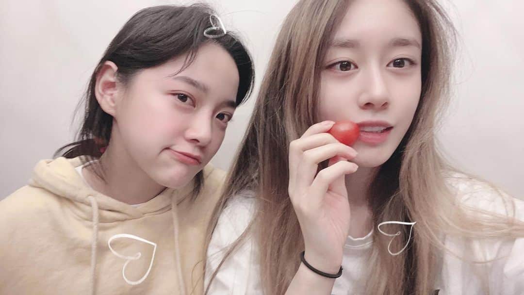 ジヨン のインスタグラム：「🍎」