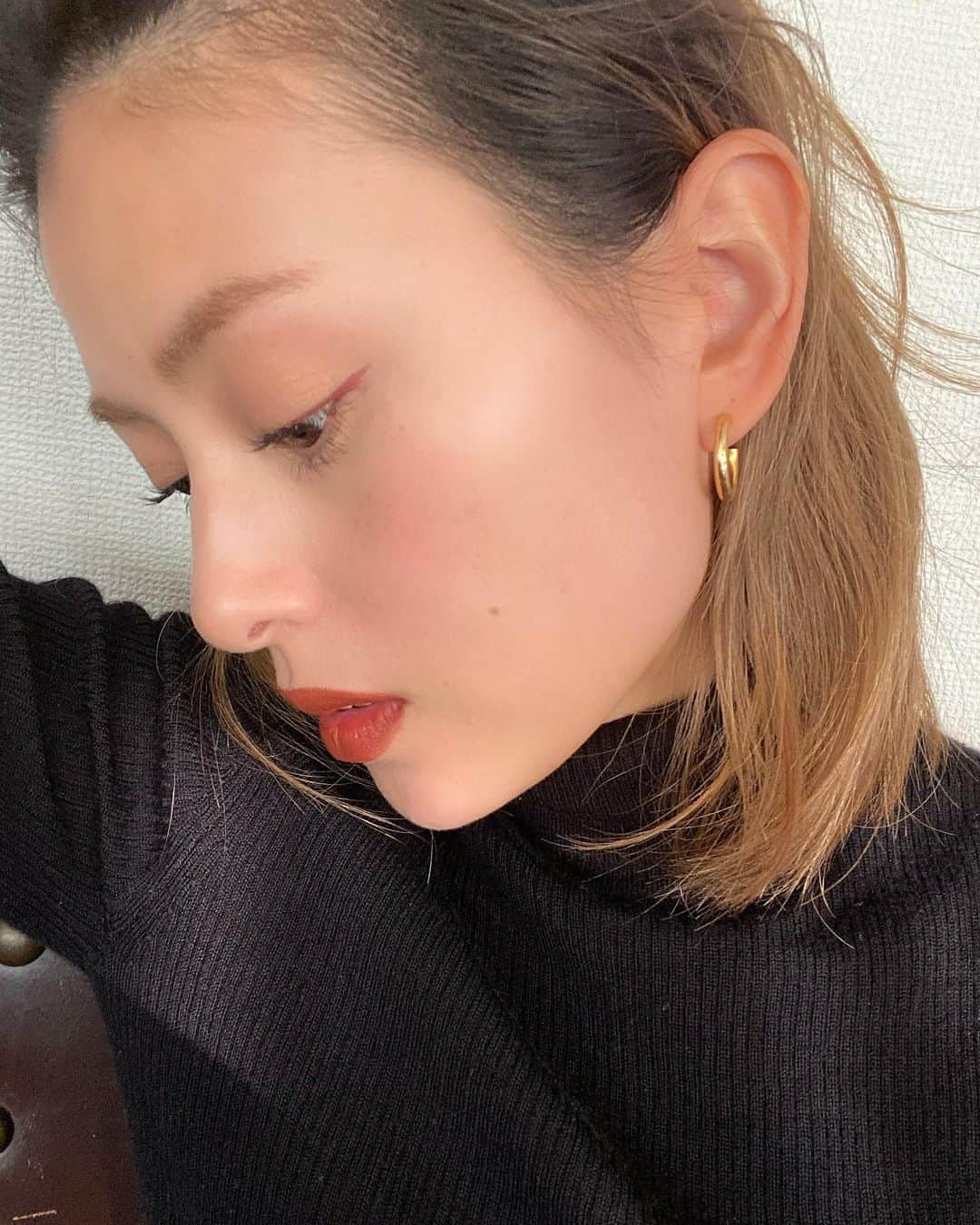 のインスタグラム：「たまには気分を変えて バーガンディのアイライナー。  @carome_official のライナーもマスカラも全然よれないのにクレンジングだと綺麗に落ちて使いやすい🌿」