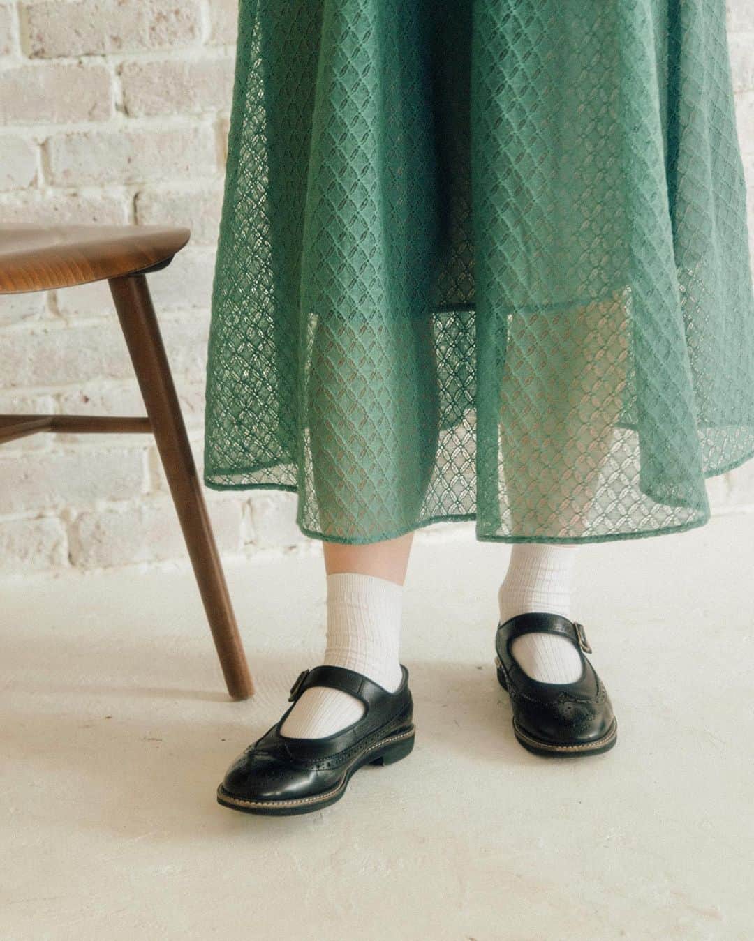 LEBECCA boutique Vintageのインスタグラム：「. ﻿ ﻿ ﻿ 古書に惹かれるワンピース﻿ ( @LEBECCA_boutique original )﻿ ﻿ ﻿ model﻿ @ogmcmgm (158cm) photo﻿ @shibazakimadoka ﻿ ﻿ ﻿ ﻿ #LEBECCAboutique﻿ #古書に惹かれるワンピース」