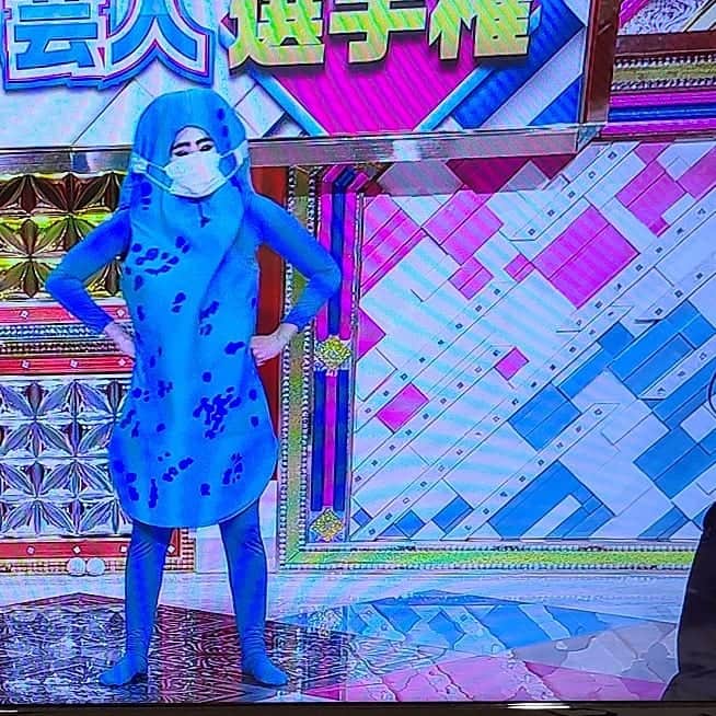 布川ひろきさんのインスタグラム写真 布川ひろきinstagram トム ブラウン布川です 今日のハゲ きつね 淡路 ブレイク芸人新ネタ毛はないからハゲというくくりハゲ マスクは張り付けても使えるというのを証明した男 耳ゴムが痛い方は貼りましょう 本日 19