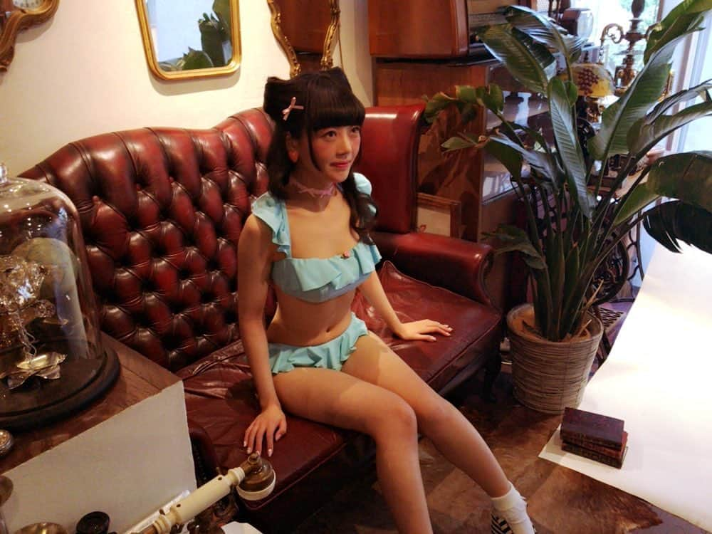 新ユウユのインスタグラム：「寒いからあったかそうな写真？ 昔の楽しかった撮影 #pameopose #ribbon」