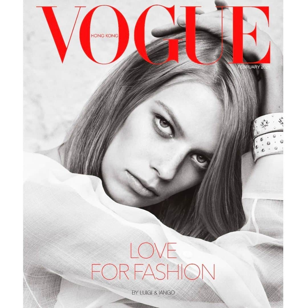 Lexi Bolingのインスタグラム：「❤️❤️@VogueHongKong by @LuigiandIango Stylist: @SchanelB Hair Stylist: @PierpaoloLaiHair Makeup Artist: @GeorgiSandev  Casting: @MarinaFairfax @heroesmodels  Thank you thank you xxxxx」