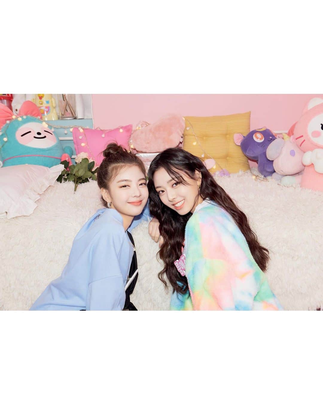 ITZYさんのインスタグラム写真 - (ITZYInstagram)「#2TZY #🧸」2月3日 19時08分 - itzy.all.in.us