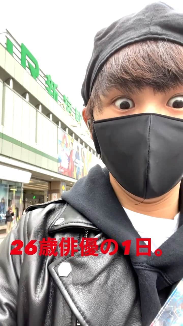 須賀健太のインスタグラム：「今日は朗読劇『#ある朝殺人犯になっていた 』の劇場での1日！ 楽屋ってこんな感じなのだよ！  公演は明日から7日まで！ 遊びにきてね！」