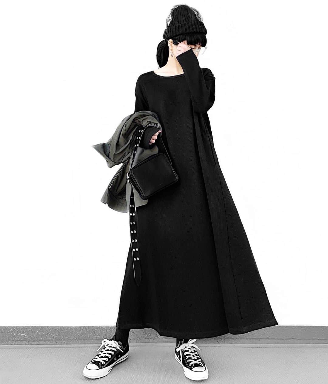 lve_xxxxのインスタグラム：「.﻿ .﻿ 𝗚𝗨 購入品。 ひとまずｺﾚで連投最後にしまー←  実はまだあるけど… GUの回し者っぽくなるので(笑) また日を改めて載せます🙏 ﻿  2ｱｲﾃﾑGUの #guコーデ で御座います✌️ ﻿ #gu最高﻿ ﻿ #サファリジャケット﻿ ﻿ ｶﾞﾊﾞｯと羽織りたくて﻿ XXL買いました✌️﻿ ﻿ ﾜﾝﾋﾟと合わせても丈感、ｻｲｽﾞ感﻿ 好みで良かった☺︎﻿ ﻿ これは活躍しそ！﻿ 色違いも迷ってきてるが我慢🥺←﻿ ﻿ #リブAラインワンピース﻿ ﻿ 取り敢えずﾏｷｼﾜﾝﾋﾟ好きとしては﻿ 見逃せなくて買ってみた😂﻿ ﻿ しっかり素材で、裾に向かって広がる﻿ Aﾗｲﾝのｼﾙｴｯﾄがｷﾚｲ👏﻿ ﻿ ﾘﾌﾞ素材なので、ﾓｯﾀﾘせずに﻿ ｽｯｷﾘ着られるのが個人的にHIT🙆‍♀️﻿ ﻿ ｻｲｽﾞ表みて着丈重視でXLにしました。﻿ ﻿ ﻿ @gu_global  @gu_for_all_ ﻿ ﻿ －－－－－－－－－－－－－－－－－－﻿ ﻿ その他ｺｰﾃﾞｱｲﾃﾑ詳細は﻿ WEARをご覧くださいませ。﻿ ﻿ WEAR ： lvexxxx ﻿ 💻 https://wear.jp/sp/lvexxxx/﻿ ﻿ －－－－－－－－－－－－－－－－－－﻿ ﻿ ﻿」