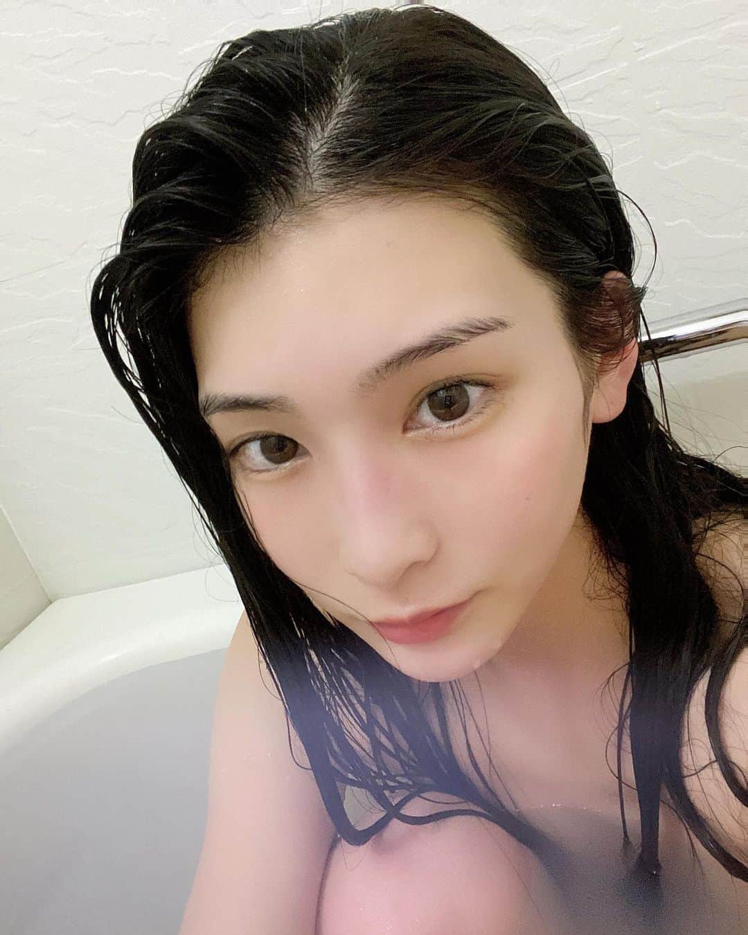 本庄鈴さんのインスタグラム写真 - (本庄鈴Instagram)「・ ・ ・ お風呂でまったりしよ🛁 ・ ・ ・ #sexy #女優