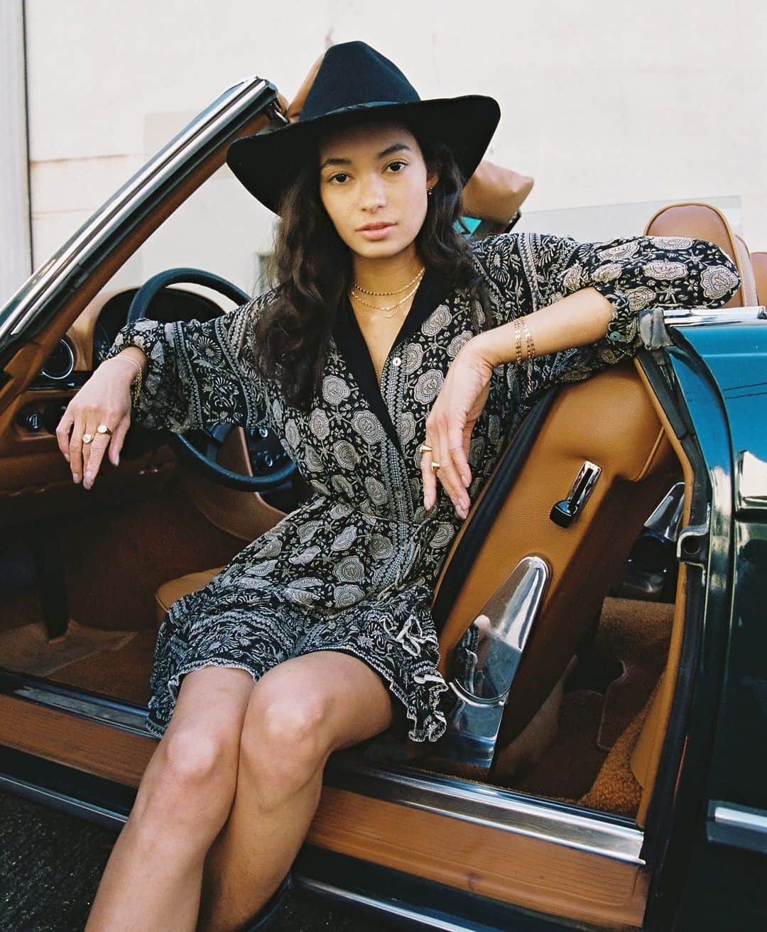 クレオベラのインスタグラム：「Another dress that we've been noticing as one of your favorites, the Viola Mini Dress. The fabric is truly something else. ⁠ via @byconnorjay @rosestreetcreative @maymartin」