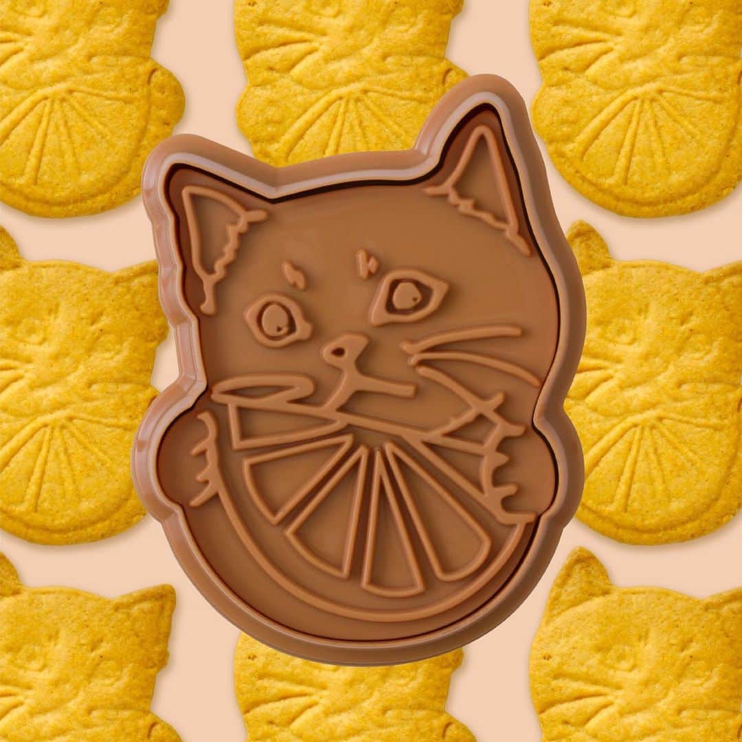Cat's NapTimeさんのインスタグラム写真 - (Cat's NapTimeInstagram)「【2/10～アイテムお買い上げでプレゼント！】 #cats_naptime6  2/10～「FRUITS TEA PARTY」をテーマにしたCat’s NapTimeの第6弾がスタート。アイテムをお買い上げで、ティータイムが楽しくなるプレゼントをご用意しました。  📍オリジナルクッキー型 第1弾＜画像1、2枚目＞：2/10～START！ 第2弾＜画像3、4枚目＞：2/20～START！ 第1・2弾合計で先着5,000名様(全国合計)にオリジナルクッキー型(非売品)をプレゼント！  店舗とオンラインショップでは運用が異なります。 ✔【店舗】「Cat’s NapTime」アイテムを￥3,000(税別)以上ご購入でプレゼント。 ✔【オンラインショップ】「Cat’s NapTime」アイテムを含むお買い上げ￥3000(税別)以上ご購入でプレゼント。 ※なくなり次第終了となります。 ※一会計につき、お一人様1点限り。オンラインショップでは、第1弾、第2弾それぞれで一注文につき1点限り。 ※オンラインショップでは、第1弾は2/10 12:00～、第2弾は2/20 12:00～予定です。 ※クッキーの焼き上がりはイメージです。 ※店舗によって、臨時休業、一部営業時間変更の場合がございます。 各店舗の休業・営業再開・営業時間の変更につきましては、各商業施設のホームページ等でご確認ください。お客様には大変ご不便をおかけし申し訳ございませんが、何卒よろしくお願い致します。  #catsnaptime #AfternoonTea #AfternoonTeaLIVING #アフタヌーンティー #アフタヌーンティーリビング #catsissue #FRUITSTEAPARTY #サバ美 #オリジナルクッキー型 #クッキー型 #非売品 #ノベルティ #プレゼント」2月3日 11時25分 - catsnaptime