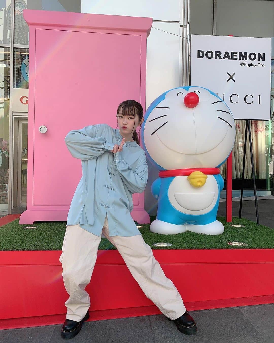 平野夢来（ゆぴぴ）のインスタグラム：「. 16歳になりました🥳  15歳はとても濃い一年で、 沢山の人に出会えたり自分的にはとても楽しめた1年でした^^  16歳は楽しみながら何事も全力で 一つ一つのお仕事を大切にしていきながら頑張ります💪  いつでも私らしさ全開で〜〜  これからもよろしくお願いします🥰 ・ 大好きなドラえもん〜〜🔵 . #平野夢来#ゆぴぴのコーデ#ゆぴぴ」
