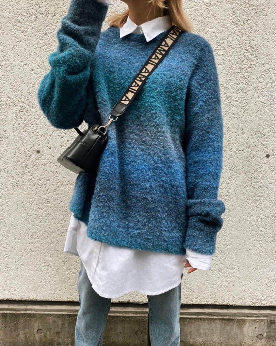 AMAILさんのインスタグラム写真 - (AMAILInstagram)「#AMAIL Wave of the heart knit ¥12,000+tax color:MIX/BLU size:FREE #knit #blue  #167cm」2月3日 11時19分 - amail_official