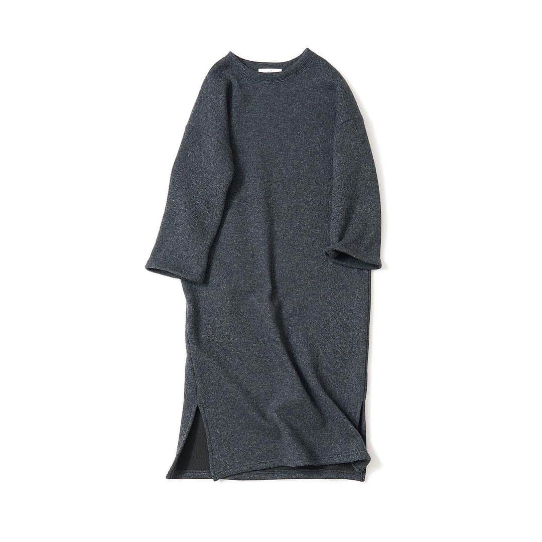 のインスタグラム：「・ New♦️Arrival・ ・ ♦︎ softソフト / ウォームワンピース(Charcoal) ・ 肌触りのよい裏起毛素材のワンピース。ブランケットに包まれているような暖かさで、寒い時期に大活躍できるアイテム。 気負わずリラックスして着ていただけ、ワンマイルウエアとしてもオススメの一枚です。  ・ #kkcloset #kkshop #菊池京子 #kyokokikuch #coordinate #コーディネート #code #ootd #outfit #kotd #カジュアル #follow #style #fashion #ファッション #秋冬 #happy #ワンピース #onepiece #gray #relax #裏起毛」