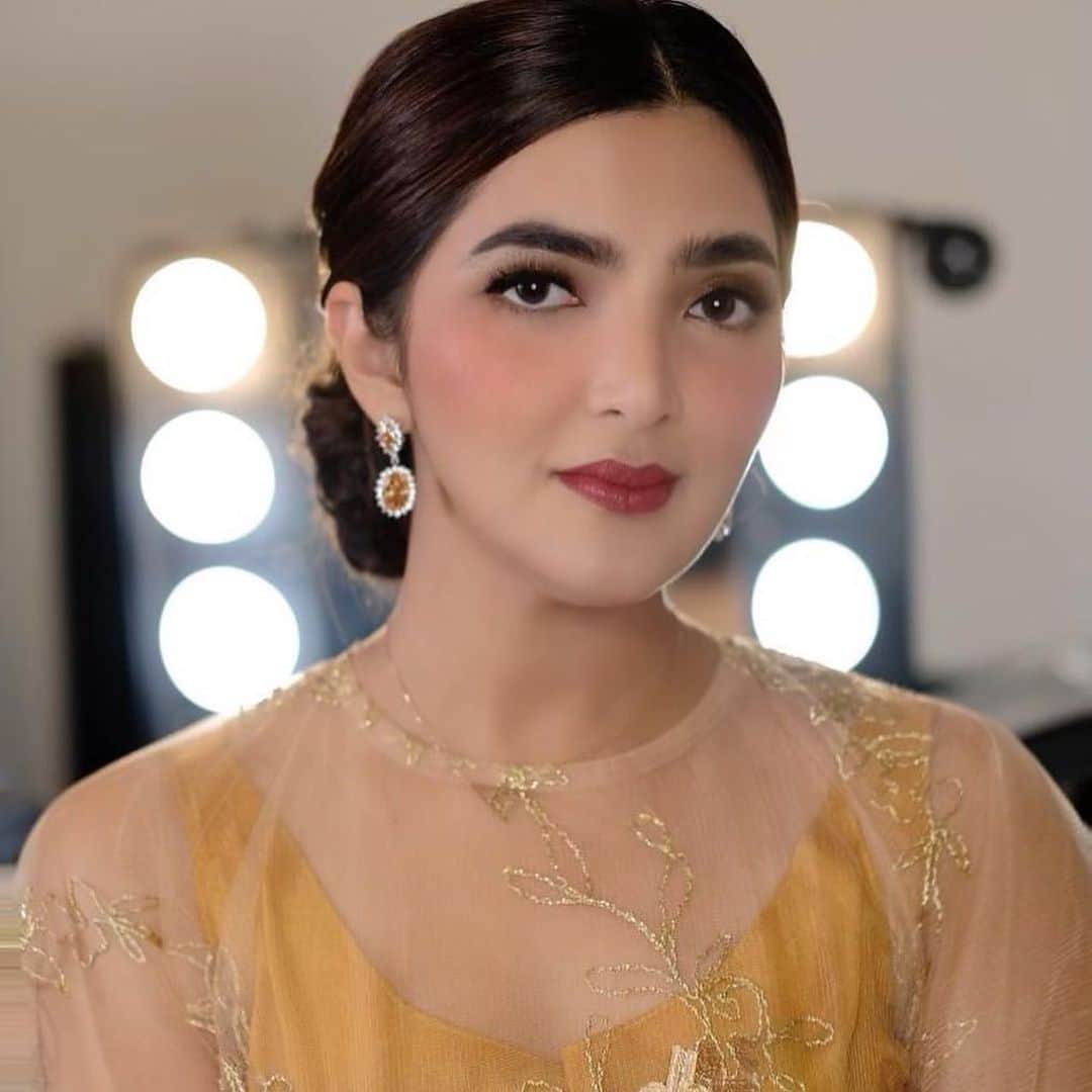 ASHANTY BEAUTY CREAM OFFICIALのインスタグラム：「Dengan hasil yang halus, lembut dan tahan lama menjadikan bedak tabur dari Ashanty Beauty Cosmetics ini jadi favorit banyak orang. Partikelnya yang sangat lembut memberikan hasil yang matte dan mampu mengontrol minyak berlebih pada kulit wajah. Menjadikan wajah lebih cerah dan fresh. _________________________________ Informasi dan pemesanan : WA: 087778489900 WA: 081287388885 WA: 081293823950 WA: 085781140354 FAST RESPONS CLICK LINK yang ada di Bio IG @ashantybeautycosmetics 🛍 _________________________________ #ashantybeautycosmetics #beauty #cosmetics #brandlocal #kosmetikhalal #makeup #kosmetikartis #ashanty #thehermansyah #beautyvlogger #jualkosmetikmurah #cosmetics #kosmetikbagus #ashantyid #keluargaasix #ashantyhermansyah #ashantyid #loosepowder #bedak #bedaktabur #eyeliner」