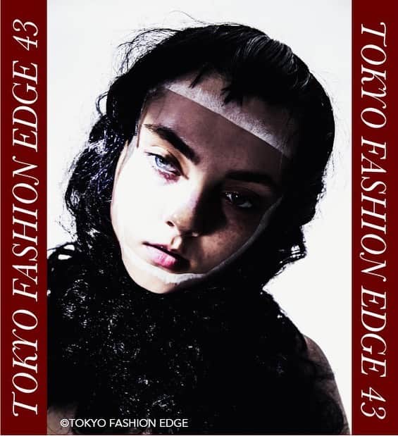 東京ファッションエッジ／プロフェッショナル東京のインスタグラム：「2021/1/31発売「TOKYO FASHION EDGE 43号」の中身を少しだけご紹介します😊  中村明裕さん Hair MiMpi（滋賀県） 作品タイトル：lighting game @mimpi_akihiro  Instagramでは紹介しきれませんが、素敵な作品がぎっしり詰まった「TOKYO FASHION EDGE 42号」ぜひとも誌面でもご覧ください♪ お買い求めは弊社（https://beauty-gr.co.jp/kodoku/）まで🔍  ---------------------------------------------------- #東京ファッションエッジ　#tokyofashionedge #profeshionaltokyo #クリエイティブヘア #creative #クリエイティブヘアスタイリスト #creativehairstylist #hair #ヘアスタイル #hairstyle #ヘアカラー #haircolor #メイク #make #makeup #ファッション #fashion #美容師 #ヘアスタイリスト #hairstylist #hairstylistjapan #美容学生 #modermsalon #colorsync #hairtransformation #hairinspo #hairofinstagram #美容学生と繋がりたい #fashionista  ----------------------------------------------------」