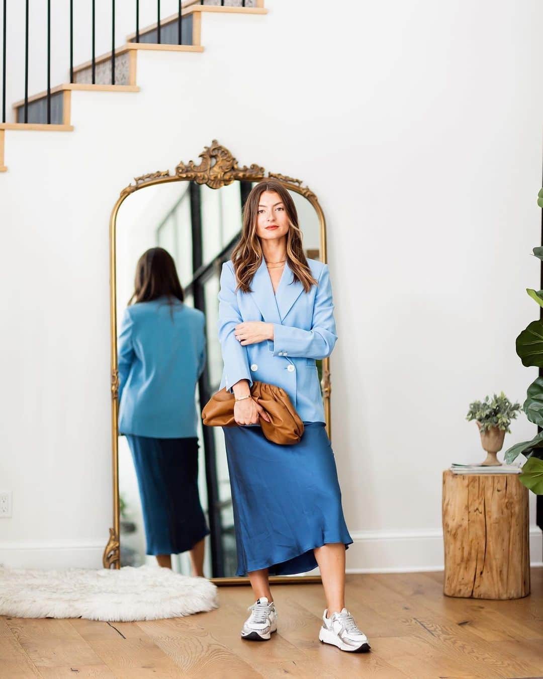 ブラックハローのインスタグラム：「BH Muse // We love how @shop.jackie stylist, @sabelbezet, created this casual look with our best selling Hugo Blazer⁠. Tap the link in bio to shop our Hugo Blazer!⁠⁠ // #BHMuse」