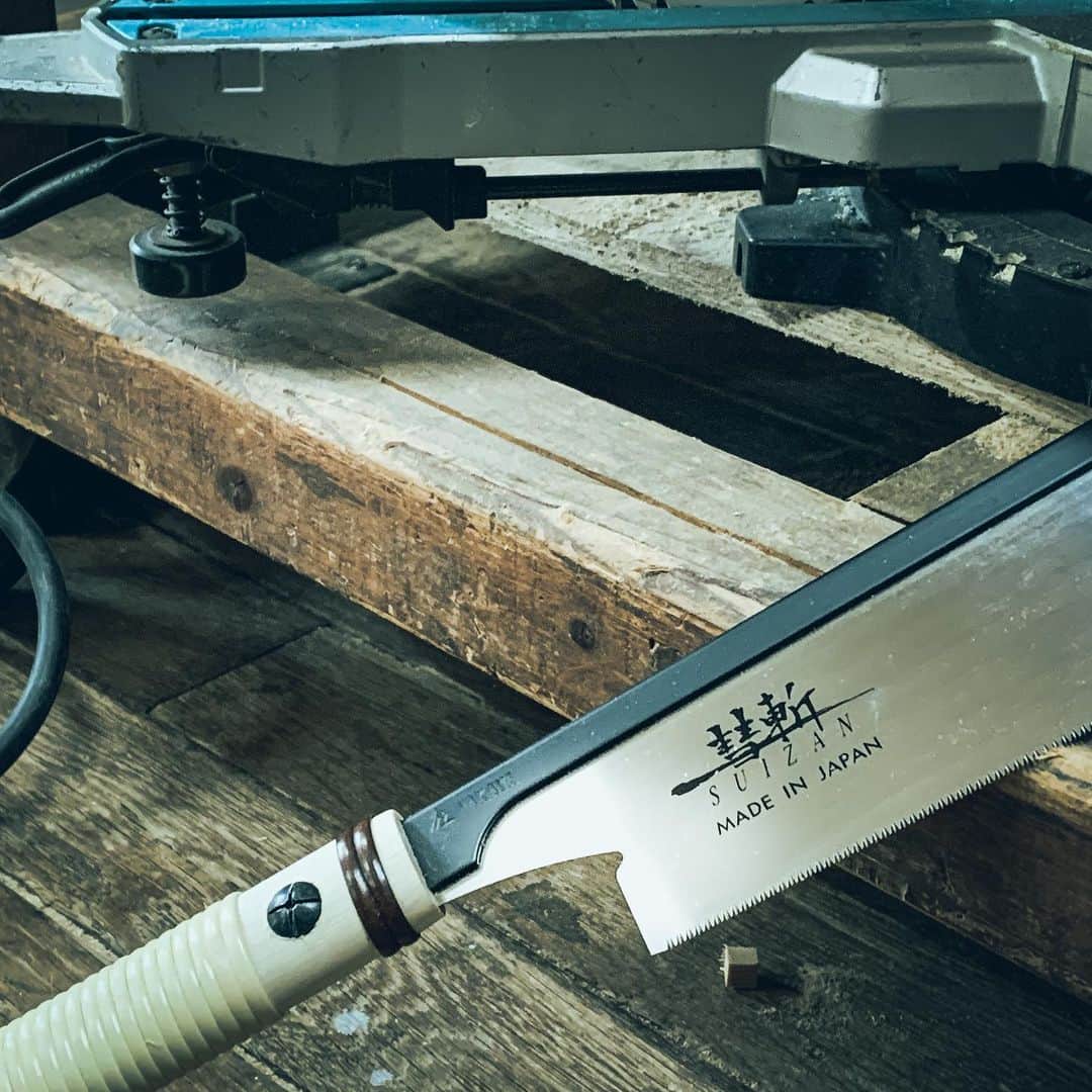 SUIZAN JAPANさんのインスタグラム写真 - (SUIZAN JAPANInstagram)「6″ Dozuki (Dovetail)  #suizan #japanesesaw #japanesesaws #japanesetool #japanesetools #japaneseplane #craftman #craftmanship #ryoba #doubleedge #dovetail #dovetailsaw #handsaw #handplane #pullsaw #woodwork #woodworker #woodworkers #woodworking #woodworkingtools #furnitureworkshop #furnituredesign #furnituremakeover #furnituremaker #suizanjapan」2月3日 11時53分 - suizan_japan