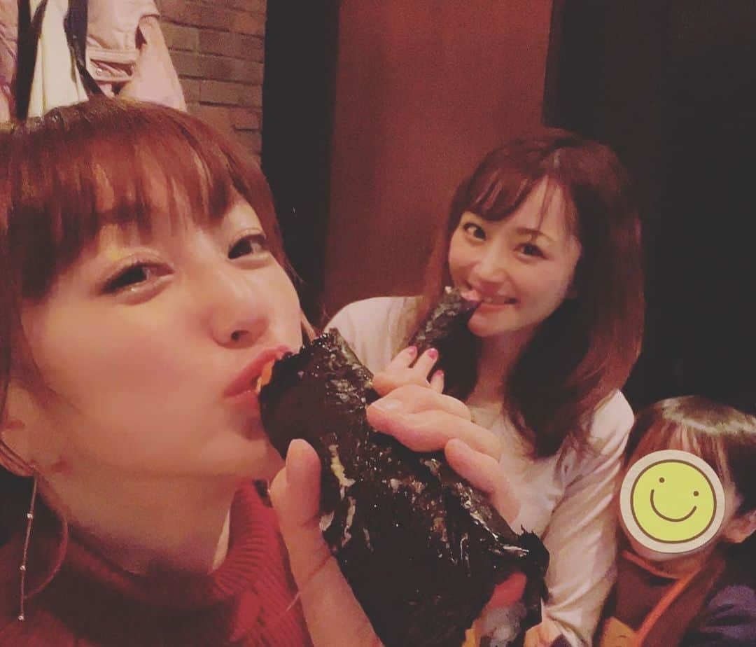 葵ゆりかさんのインスタグラム写真 - (葵ゆりかInstagram)「節分が、2月3日以外の年があるなんて知らなかったよ😳  あゆちゃん @kantani_ayumi  が作ってくれた恵方巻きが美味しすぎた🥰♥️ ちゃんと南南東を向いて黙って食べました。 これぞ黙食。笑  👦🏻のために鬼にまでなってくれるあゆちゃん優しすぎ♥️  #節分 #恵方巻き　#南南東　#黙食　#鬼　#👹　#豆まき　#鬼は外福は内」2月3日 12時09分 - yuriyuricchi