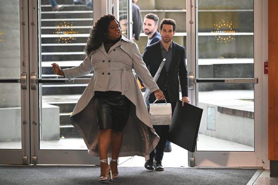 アレックス・ニューウェルのインスタグラム：「Auntie is applying PRESSURE next week!!!!」