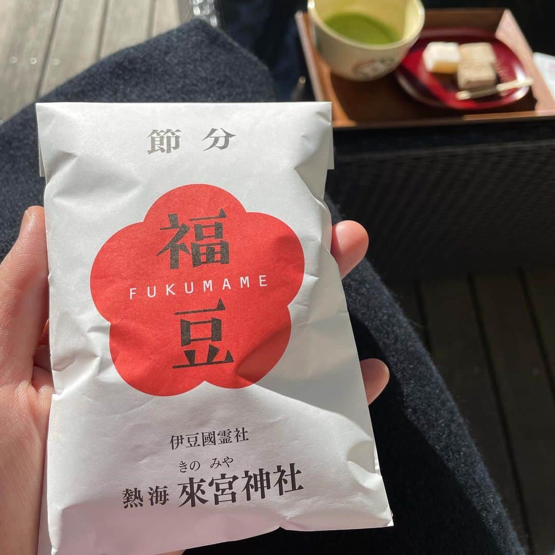 津久井智子のインスタグラム：「氏神様に、節分のお詣り。 いろいろ清々しく乗り越えたい 新しい年の幕開け！ #来宮神社  #五色の杜  #熱海」