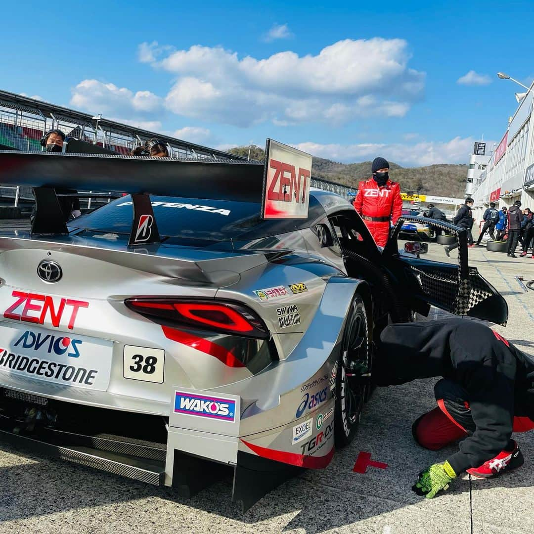 石浦宏明のインスタグラム：「昨年は岡山でGTのレースがなかったので久しぶりの岡山です！ #supergt #toyotagazooracing  #grsupra」