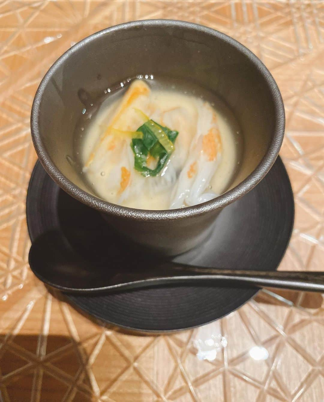 Gabrielaさんのインスタグラム写真 - (GabrielaInstagram)「銀座そら オープンしたばかりの和食レストラン 内装は和と洋の完璧ミックス❤︎ 料理もとても美味しくて、感動したお店です💕 また是非いきたいと思います❤️ . Ginza Sora Restaurante maravilhoso😶 . Ginza Sora Amazing restaurant in Ginza❤️ . . #ginza #dinner #yummy #レストラン　#外食　#銀座そら　#和食　＃美味しい　#グルメ#銀座そら #ginzasora #銀座グルメ #銀座和食 #東京グルメ #和食ダイニング #和食ごはん #pr」2月3日 14時36分 - rkgabriela