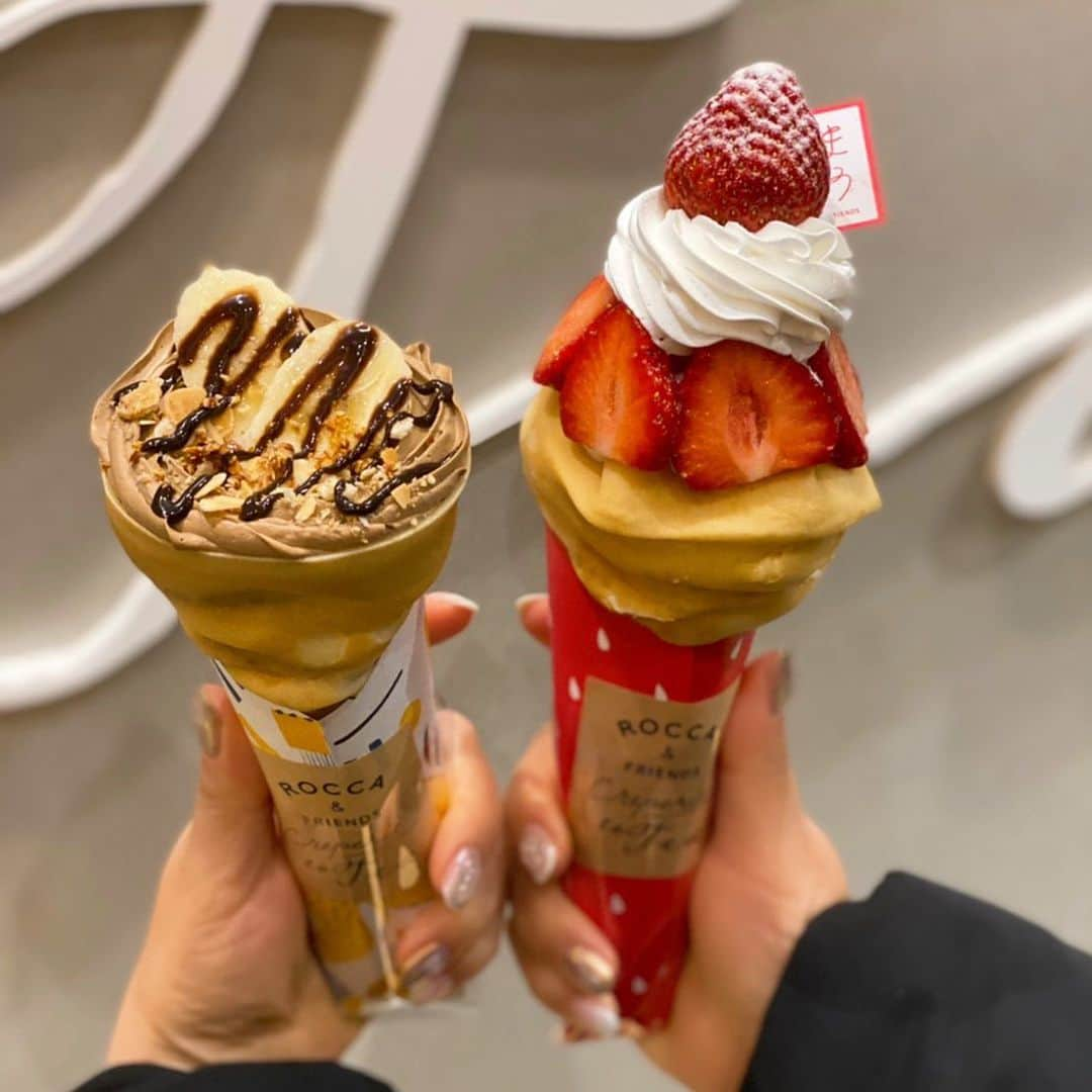 大江香織さんのインスタグラム写真 - (大江香織Instagram)「🍒﻿ ﻿ 【ROCCA & FRIENDS Creperie to tea】﻿ （ @rocca.creperie.nagoya ）﻿ ﻿ 🍓あまおうクレープ﻿ 🍌チョコバナナクレープ﻿ ﻿ 生地がもっちもちで美味しかった。﻿ 夜のテレビ塔はライトアップが綺麗でした。﻿ ﻿ ﻿ #roccaandfriends ﻿ #roccaandfriendscreperie ﻿ #ロッカアンドフレンズ ﻿ #ロッカアンドフレンズクレープリー ﻿ #レイヤード久屋大通パーク ﻿ #名古屋スイーツ﻿ #栄スイーツ﻿ #クレープ﻿」2月3日 20時14分 - _kaori.ohe_