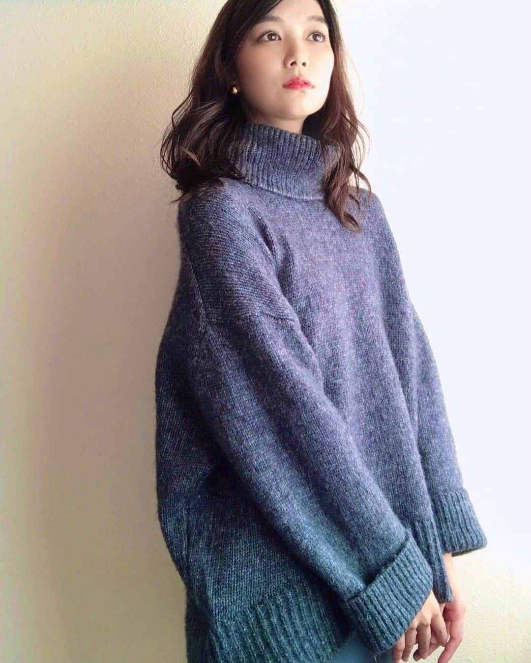 あおいみどりのインスタグラム：「2021.02.03 . . . knit×skirt編 . . . . #いろんな衣装で撮ってもらいたいシリーズ #モデル #広告 #作品撮り #セントラル #ミシェルエンターテイメント」