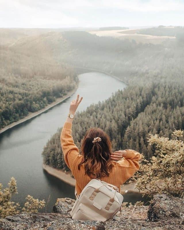 Kapten & Sonさんのインスタグラム写真 - (Kapten & SonInstagram)「'It's not going to be easy but it's going to be worth it' 🏔️ @laarakln on the go with our backpack Bergen "Sandstone". Did you ever try hiking in the mountains, Kaptens? ✨ #bekapten #kaptenandson⁠ .⁠ .⁠ .⁠ #backpack #hiking #views #nature #travelling #travellers #adventure #naturelover #exploring #inspiration #onthego」2月3日 15時30分 - kaptenandson