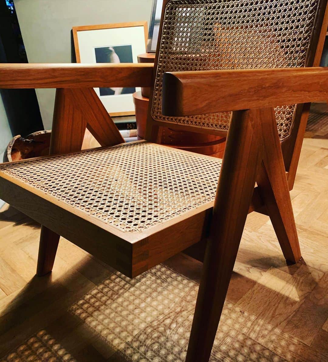 川谷絵音さんのインスタグラム写真 - (川谷絵音Instagram)「NEW椅子。」2月3日 15時38分 - indigolaend