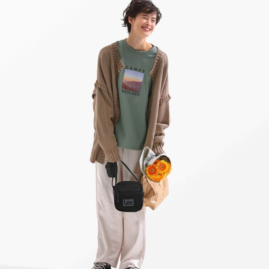 Right-onのインスタグラム：「﻿ ○お家でもお洒落したい、マイホームスタイル○﻿ ﻿ 【women's】﻿ tops:¥4,000﻿ inner:¥4,000﻿ bottom:¥4,000﻿ ﻿ ﻿ ﻿ #righton #right_on #ライトオン ﻿ #2021#newcollection﻿  #bottom #tops #COLLECTION﻿ #fashion」