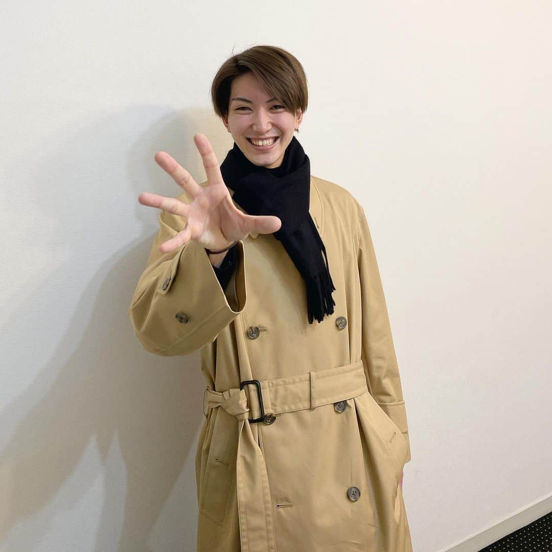 芸能プロダクション　アイリンクのインスタグラム：「先日事務所に泰江和明がきました✨ ファンの方から頂いた お手紙やプレゼントは 無事泰江に届いております😉  皆さま、いつも応援ありがとうございます😌✨  #泰江和明」