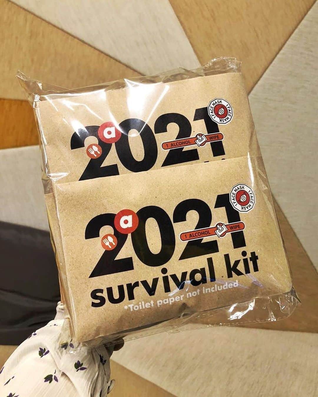 エアアジアのインスタグラム：「Have your favorite meals delivered at your doorstep and stay safe with your very own 2021 Survival Kit, FREE on all @airasiafood orders! Download airasia, The Asean Super App, and enjoy UNLIMITED FREE DELIVERY extended until 14 Feb 2021!  __________ *Promo is applicable in Klang Valley only. Launching in more cities soon. Stay tuned. Unlimited Free Deliveries for ALL across Food (up to 15 km).」