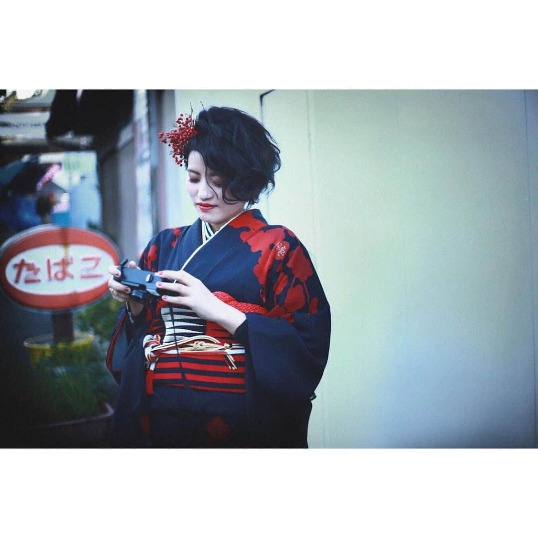 のインスタグラム：「🗣さらに振袖展示会やるよ！  2月5日〜7日の３日間限定♡  たくさんの振袖と小物が いっーぱい選べます🕺🏻  是非お待ちしております♩  .  #スタジオシエル  #スタジオシエル印西店 #振袖  #振袖レンタル  #印西写真館  #ヘアメイク  #ヘアアレンジ  #ナチュラルメイク  #アップスタイル  #shopping  #写真館  #スタジオ  #カメラ女子  #印西 #ビックホップ  #かわいい #ドライフラワー #ウェディングドレス  #成人式 #成人式前撮り #成人式ヘアセット  #振袖前撮り #成田振袖  #八千代振袖 #白井振袖  #印西振袖」
