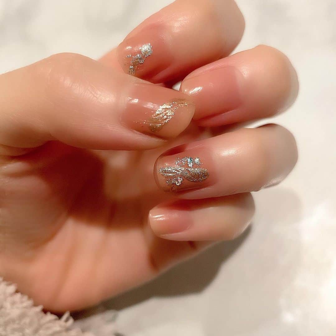のインスタグラム：「@rmkofficial 💅﻿ ﻿ ﻿ ﻿ #rmkネイルポリッシュ ﻿ #クリームローズ﻿ ﻿ ex-37 クリームローズをベースに﻿ ちゃちゃっとセルフネイル  #ベージュライブラリー #RMK」
