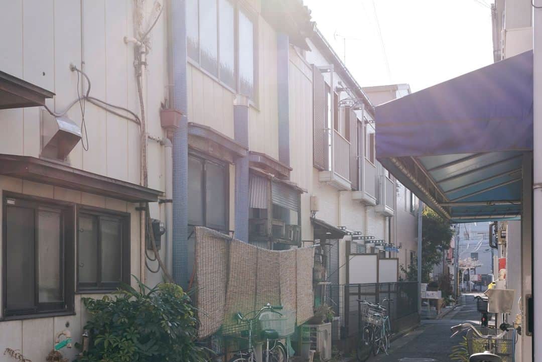 のインスタグラム：「「鳩の街商店街／sumida(2021.1.21撮影)」最寄駅：曳舟駅  #墨田区 #隅田川 #スカイツリー #下町 #曳舟 #京島 #鳩の街商店街  #tokyotokyo #tokyogram #moodygrams #jp_gallery #ptk_japan #gdayjapan #realtokyo #beautifuldestinations #tokyojapan #instatokyo #loves_nippon #phos_japan #bestjapanpics #cooljapan #japan_of_insta #photo_jpn #illgrammers #景色 #東京 #Tokyo #东京 #도쿄 #tokyogood」
