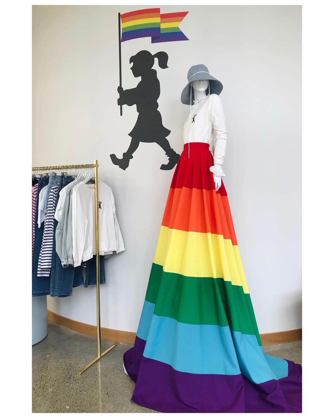 カレンウォーカーのインスタグラム：「Its @AucklandPride month! KW stores are celebrating rainbow communities and supporting the work of @RainbowYOUTH (more in previous posts) and taking centre stage in our Britomart store is this look created by Kerry Trent Ranginui (swipe) and our @karenwalkeratelier seamstresses. ⁣ ⁣ @KerryTrentRanginui is our multi-talented head patternmaker who’s been part of KW sampling and design teams for 10 years. He’s also a long-time volunteer for Ending HIV and The NZ AIDS Foundation. Kerry can also be seen as Miss Kerry Berry, his drag persona, who’ll be performing at @AucklandPride. Working with Pride Whanganui in his hometown, Kerry’s mission is to help create a community where small-town youth can feel safe and live in a space where they find inspiration and identity, and thrive.」