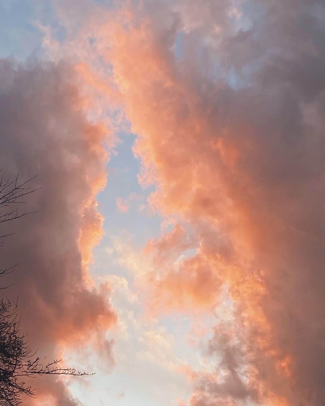 のインスタグラム：「☁️🖼💕💕 #skyphotography」