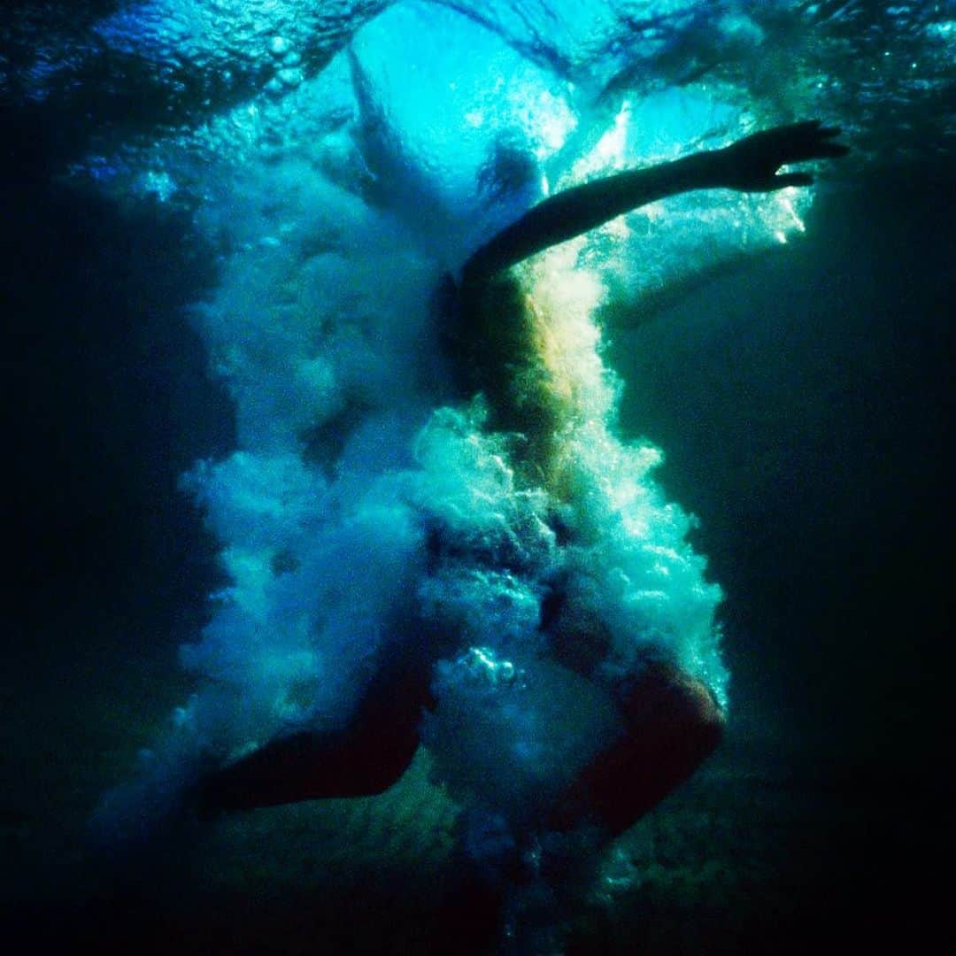 ケイティ アーリーのインスタグラム：「Wading through the new year」