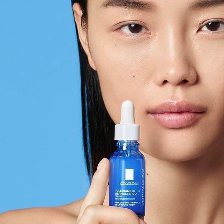LA ROCHE-POSAY JAPAN ラロッシュポゼのインスタグラム：「＼ 公式サイト先行発売中♡乾燥の気になる冬におすすめの美容液 ／  一年のうちで最も湿度が低く、肌の乾燥は最高潮になる2月。 実際に、肌の乾燥に悩まされている方も多いのではないでしょうか。  ・肌が敏感に感じる ・潤い不足 ・かさつく、粉を吹く ・外的要因による肌あれが気になる ・季節による肌荒れが気になる  そんな肌の敏感サインには 新製品の #トレリアンウルトラセラム がおすすめ🌿 トレリアンウルトラセラム  は、肌のバリア機能をサポートし、乾燥や肌あれから肌を守る保湿美容液です。  公式サイトで先行販売中！ ご購入後、公式サイトにてこちらの製品の口コミを記載してくださった方には、公式サイトのギフト交換に使えるpointが50Ptもらえます。  PLAZA・LOFTでも先行発売中！  是非、チェックしてみてください。  2/18全国発売開始　トレリアン ウルトラ セラム 20ml 3,960円（税込）  #ラロッシュポゼ #larocheposay #ラロポのセラム #保湿美容液 #乾燥肌 #敏感肌 #敏感肌スキンケア  #スキンケアマニア #スキンケア好き #コスメ好き #素肌美人 #新商品 #新発売 #新作コスメ #美容液 #セラム #乾燥対策 #乾燥肌対策 #美肌 #美肌になりたい #肌ケア #デイリースキンケア  #スキンケア好きさんと繋がりたい #コスメ好きさんと繋がりたい #コスメ好き #コスメオタク #コスメ紹介 #美容マニア #潤い肌 #ツヤ肌」